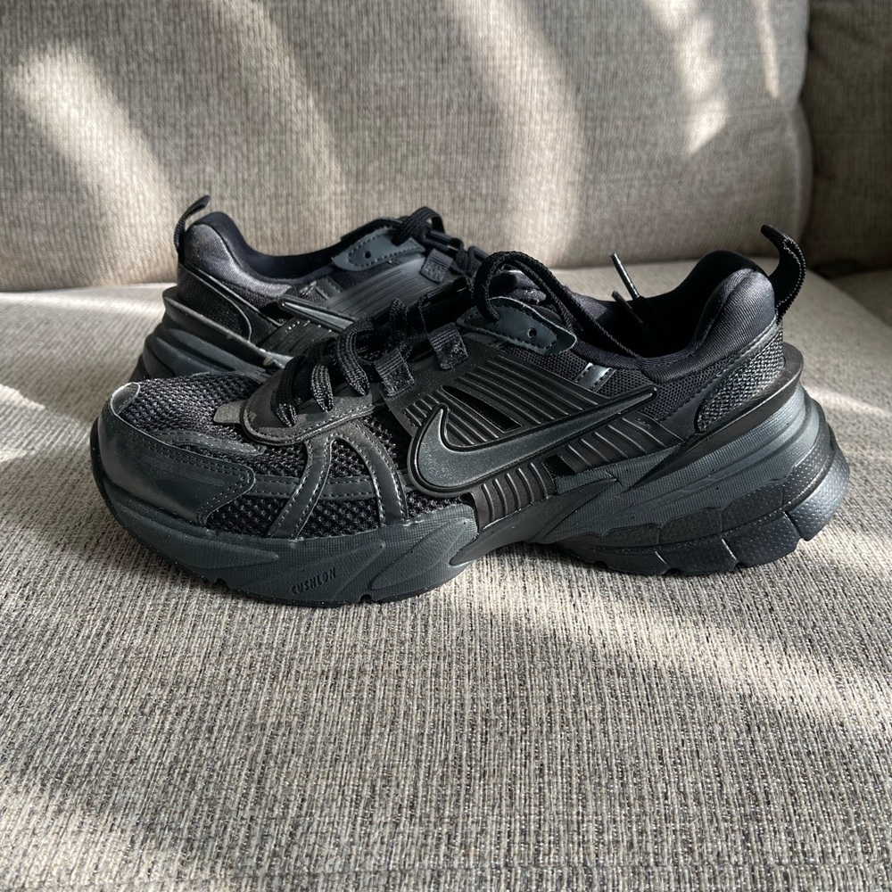 Nike Men's Black Sneakers